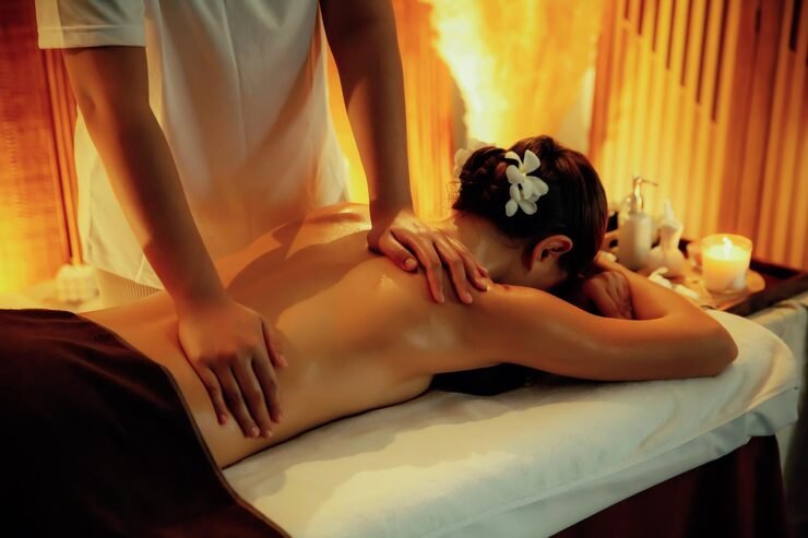 caucasian-woman-customer-enjoying-relaxing-antistress-massage-quiescent_31965-330392